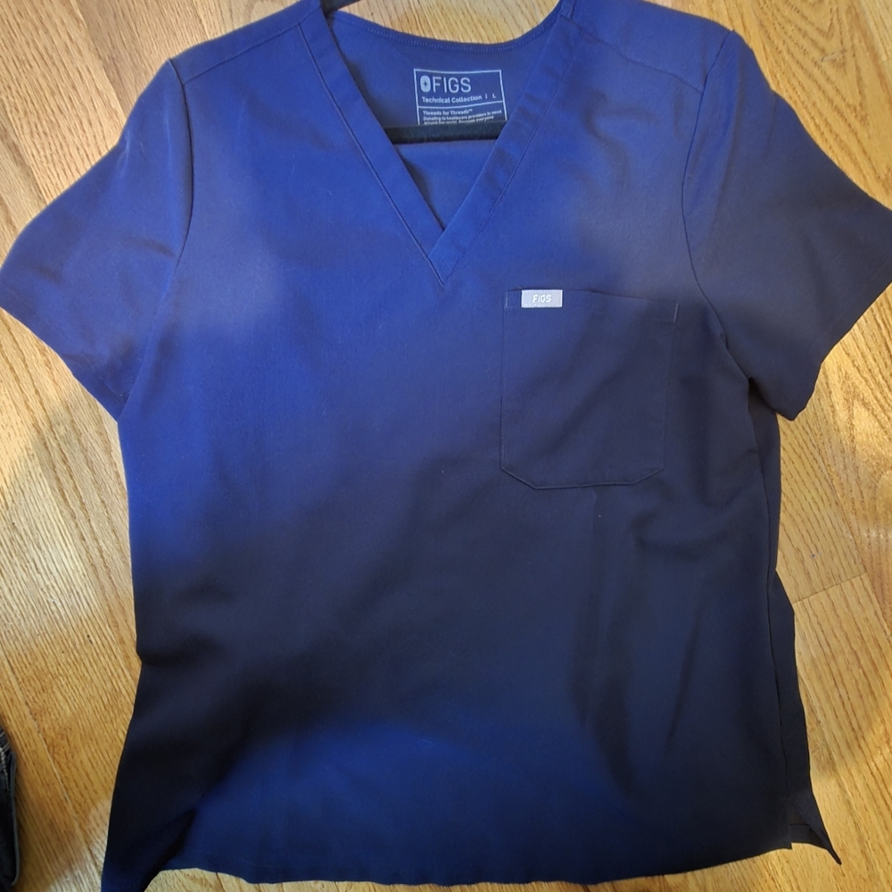 Figs single pocket scrub top
